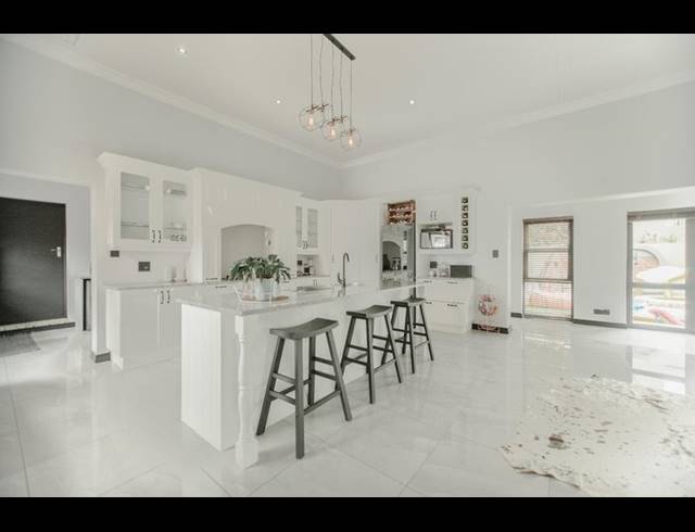 3 BEDROOM HOUSE FOR SALE IN COPPERLEAF ESTATE